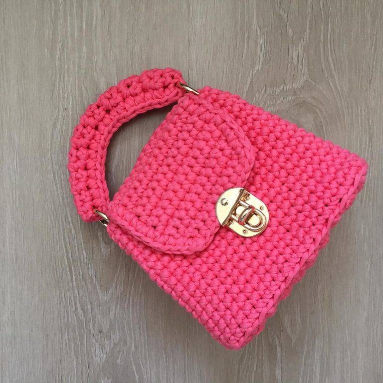 Useful And Trendy Crochet Bag Patterns With Free Tutorials