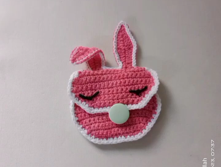 Free Crochet Bunny Coin Pouch – Adorable Handmade Gift Ideas