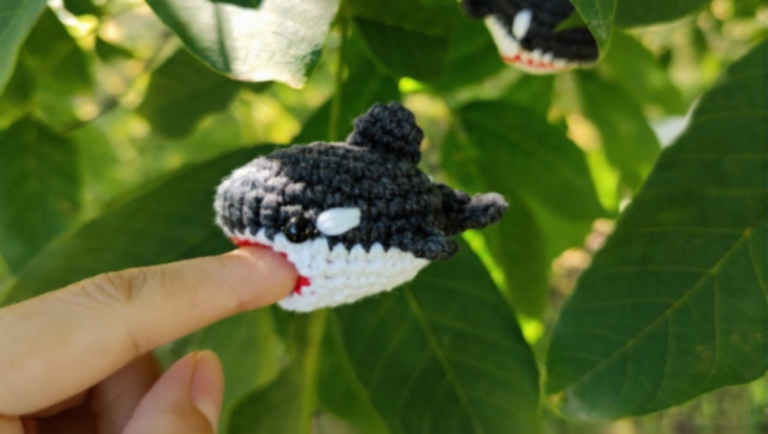 Crochet Mini Killer Whale Amigurumi Pattern Free & Adorable Orca