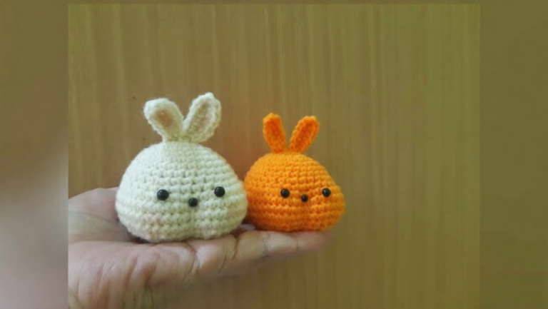 Cute Crochet Bunny Keychain Easy Amigurumi Pattern for Beginners