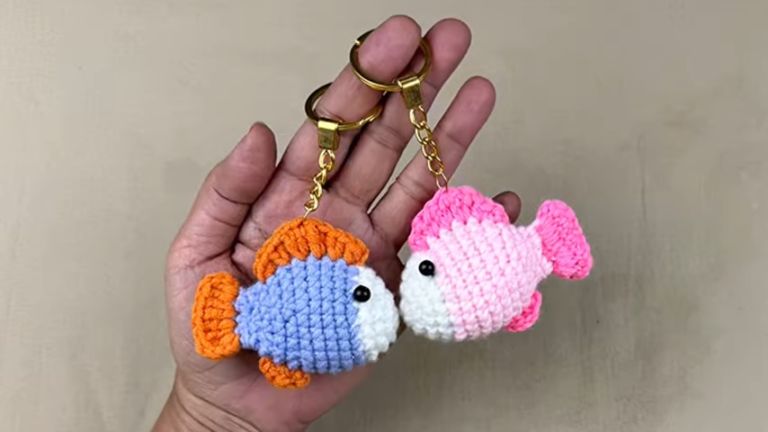 Energetic Crochet Fish Keychain Amigurumi Step-by-Step for beginners, step-by-step tutorial with tips and neat finishing.