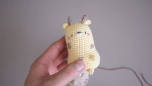 Cheerful Crochet Baby Giraffe Amigurumi Pattern Step-by-Step Instructions