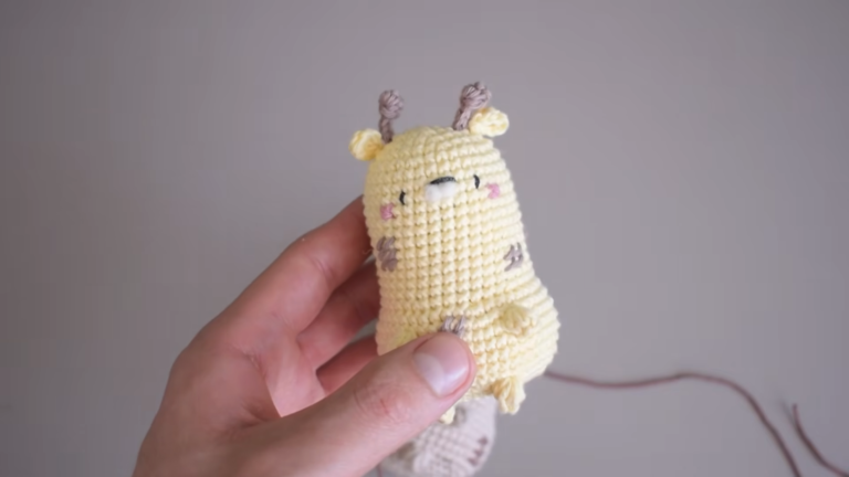 Cheerful Crochet Baby Giraffe Amigurumi Pattern Step-by-Step Instructions