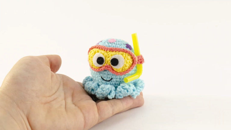 Sparkling Crochet Octopus Keychain Amigurumi Pattern for Beginners