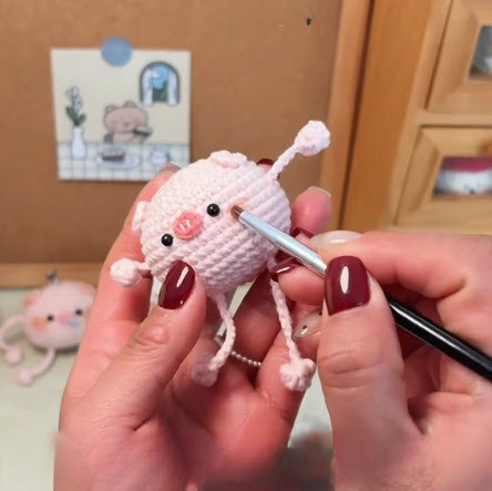 Perfect Crochet Long-Limbed Pig and Cat Keychain Amigurumi Pattern