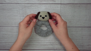 Awesome Crochet Dog Hair Tie Free Pattern for a Playful Puppy