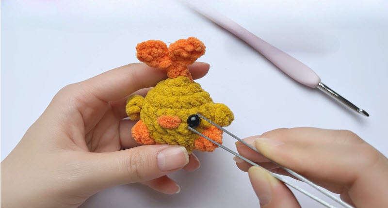Crochet Duckling Keychain Amigurumi Pattern for Bags