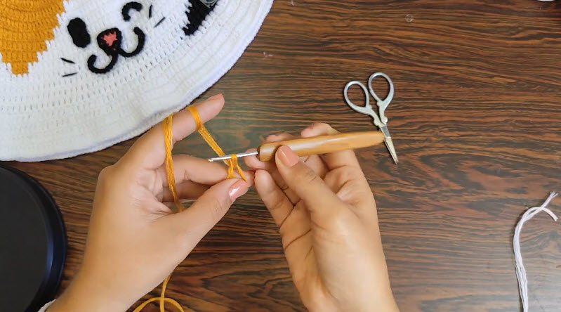 Starting the Crown with a Slip Knot