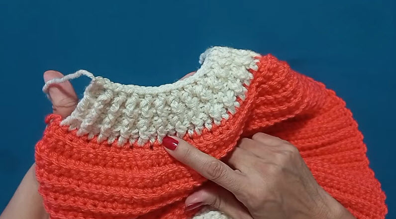 two-tone crochet sweater finished V-neck yoke