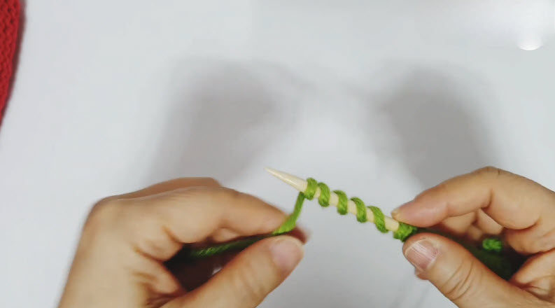 Casting on stitches with knitting needles