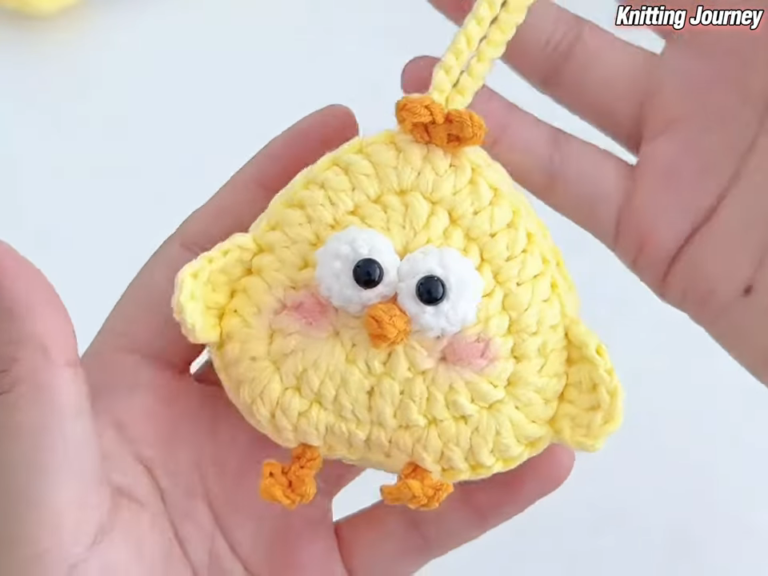 Cutest Crochet Chick Earphone Holder Amigurumi Pattern