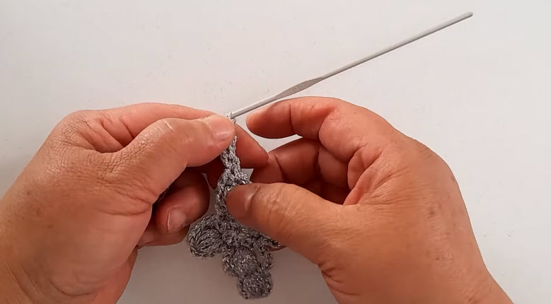Building the cross arms with more puff stitches