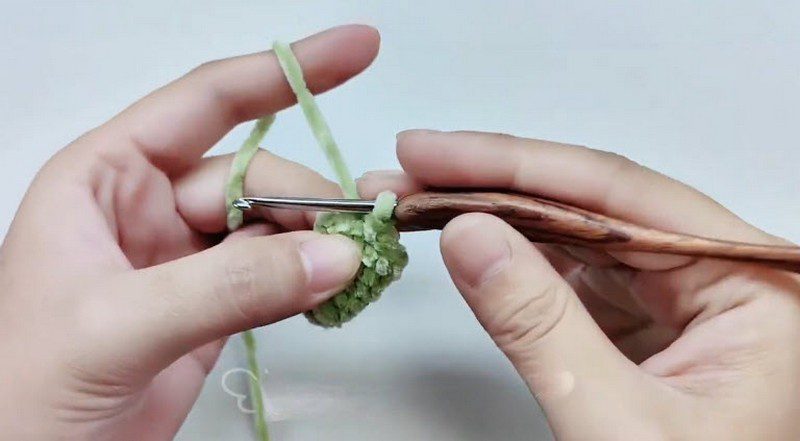Single crochet around to form the small tube.