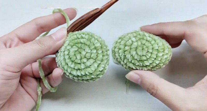 Single crochet around to shape the round piece.